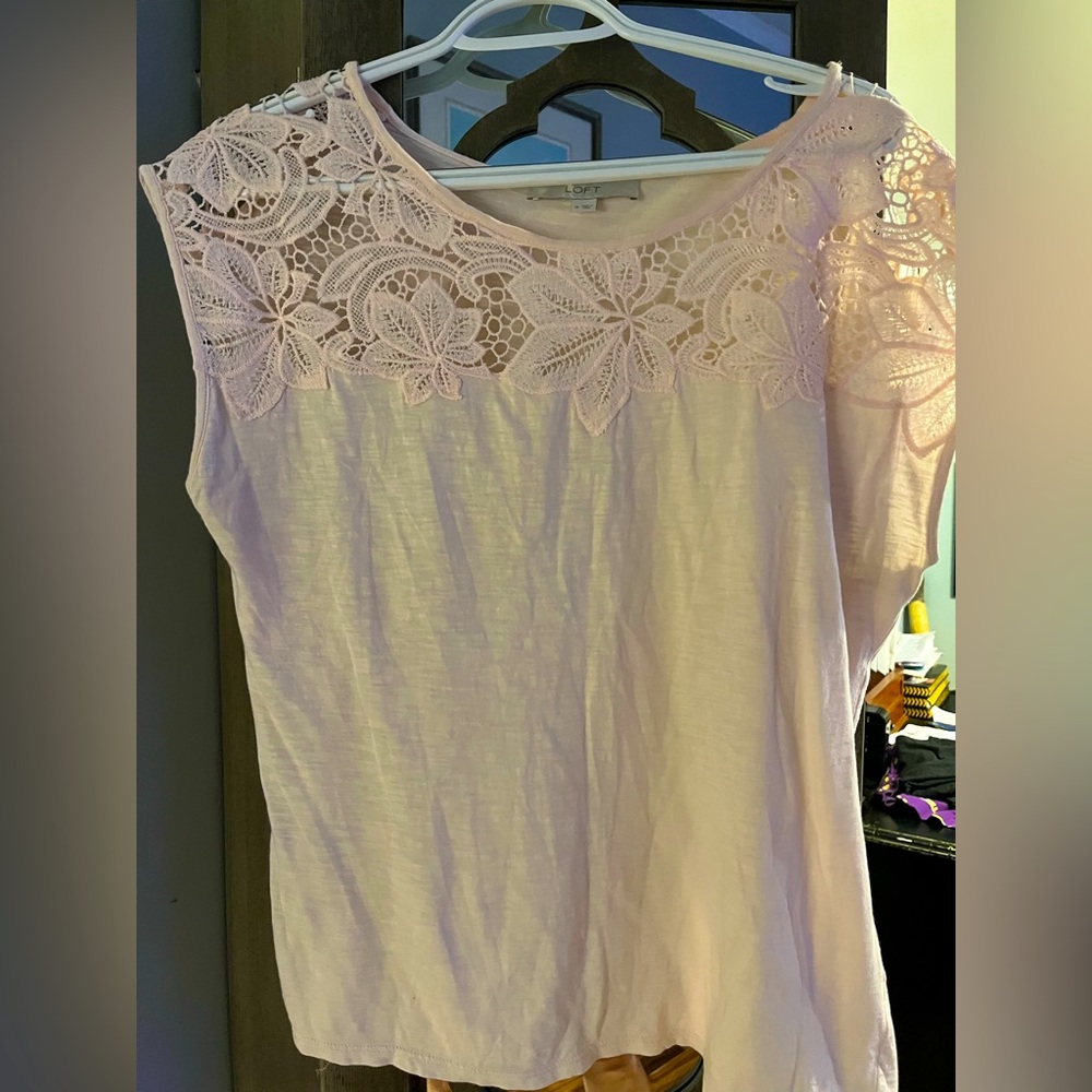 ANN TAYLOR delicate pink top with lace accents